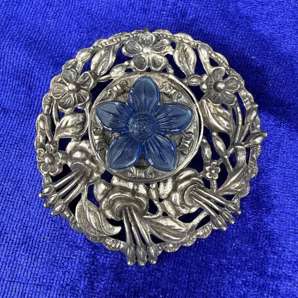Vintage Pot Metal Silver Tone Brooch Acrylic Blue Flower